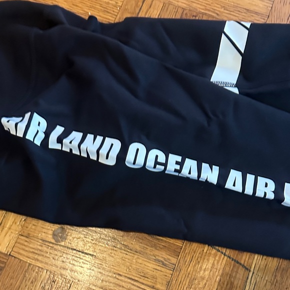 ALO Yoga Black Leggings with White Accents - Picture 6 of 6